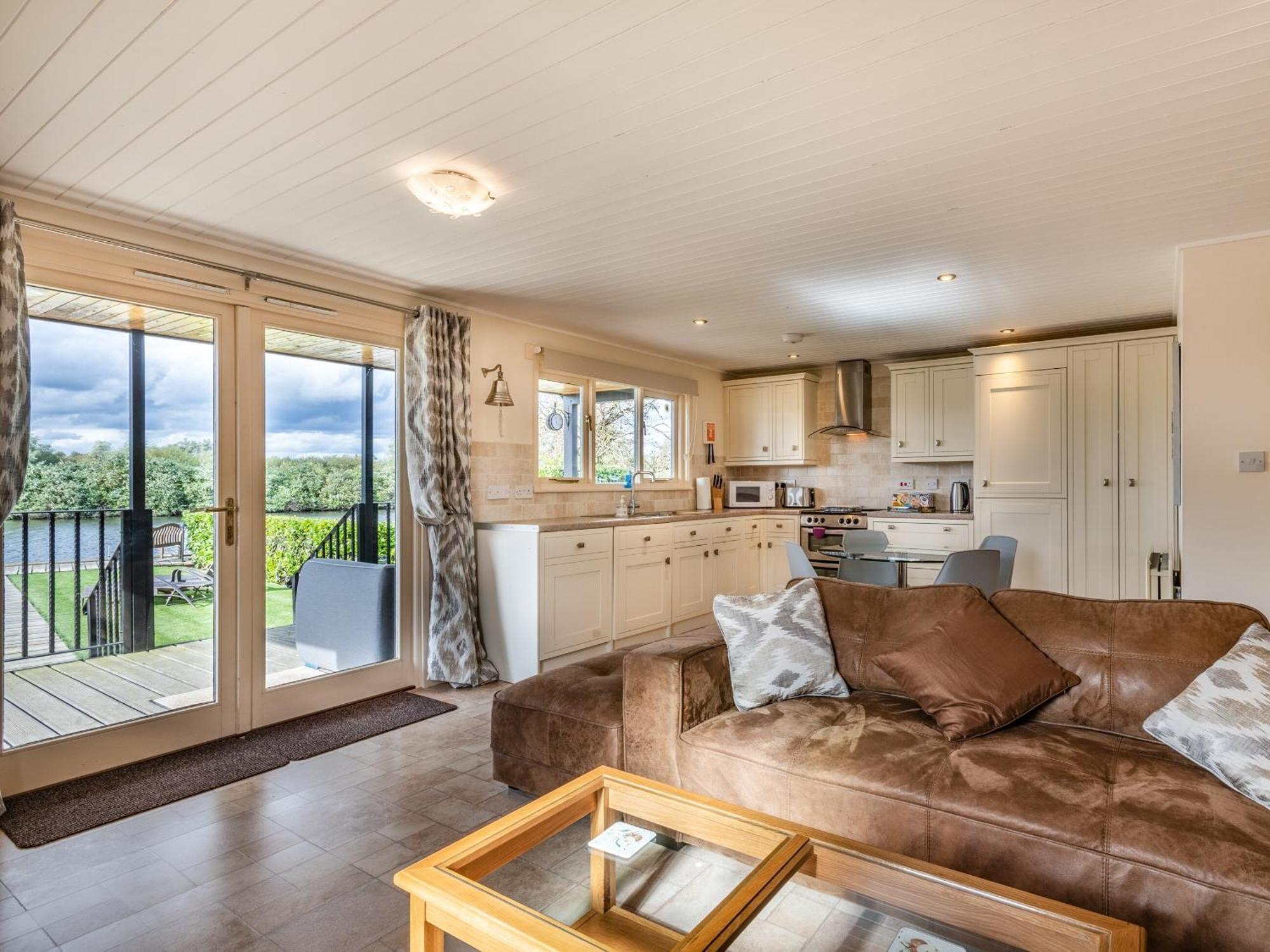 Sunset Lodge Brundall Bagian luar foto